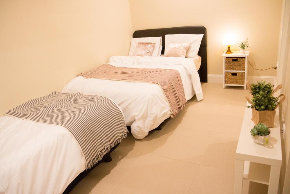 T&M House Hotel Strathfield ภายนอก รูปภาพ