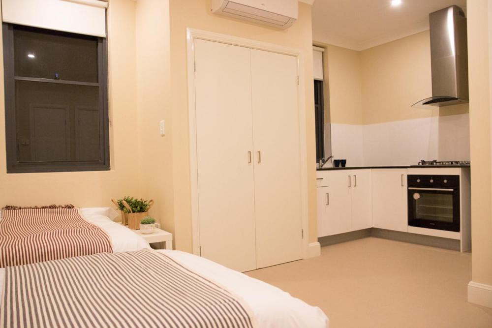 T&M House Hotel Strathfield ภายนอก รูปภาพ