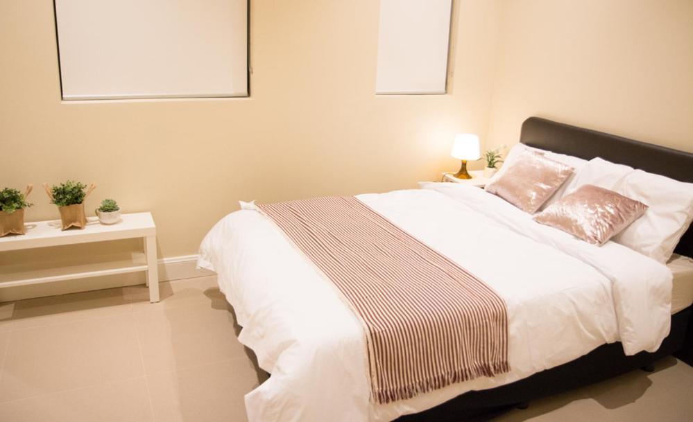 T&M House Hotel Strathfield ภายนอก รูปภาพ